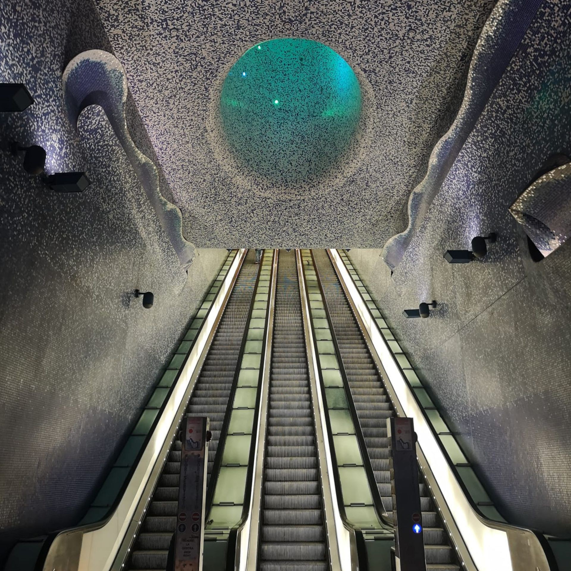 Toledo MetroStation - Formal Analysis & Abstraction